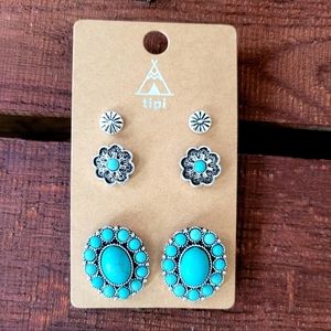 Western Turquoise Beaded Silvertone Earrings